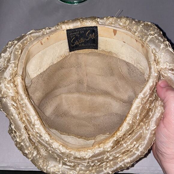 Vintage 1950s Sara Sue Champagne Textured Ruched Pillbox Hat feminine romantic